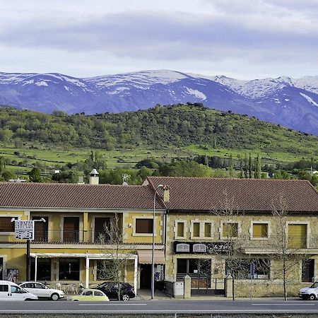 Hostal Restaurante La Pineda エル・バルコ・デ・アビラ エクステリア 写真
