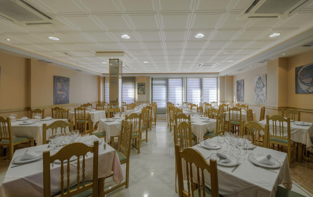 Hostal Restaurante La Pineda エル・バルコ・デ・アビラ エクステリア 写真